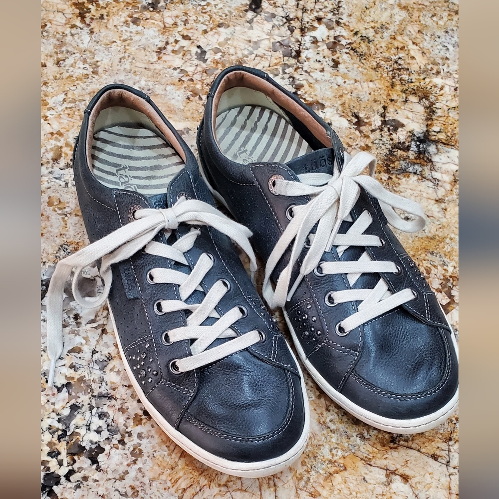 Taos Freedom Sneakers Tennis Shoes size 10